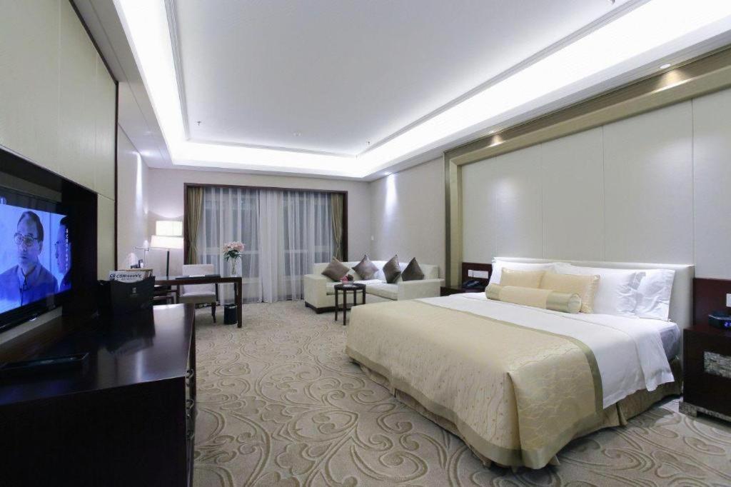Linyi Blue Horizon International Hotel Yi He Exterior photo