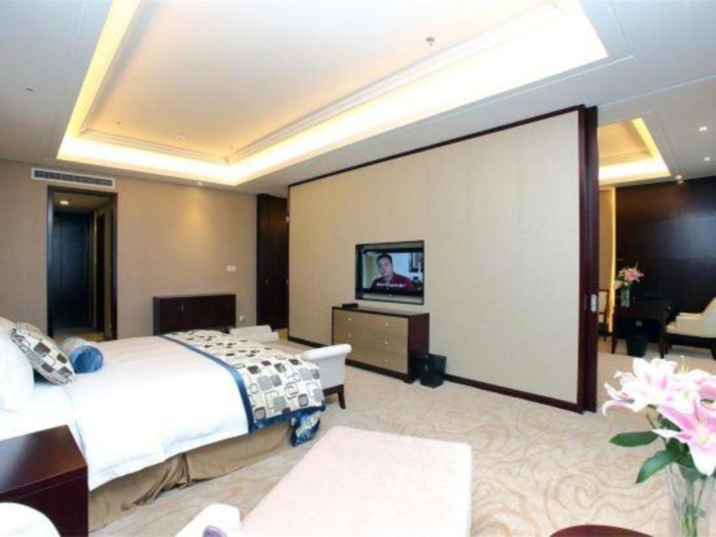 Linyi Blue Horizon International Hotel Yi He Exterior photo