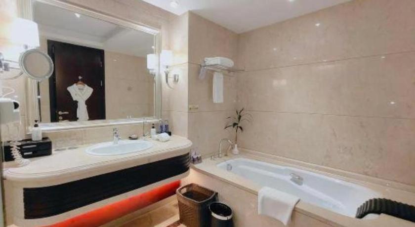 Linyi Blue Horizon International Hotel Yi He Exterior photo